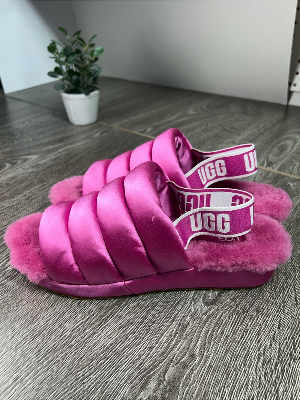 UGG Women's Fluff Yeah satin  Slide - hot Pink